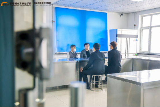 企業(yè)集中宣講，走向西點(diǎn)殿堂